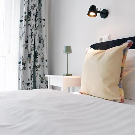 Urban Nest - Luxe Hideaway In Belvedere Daire